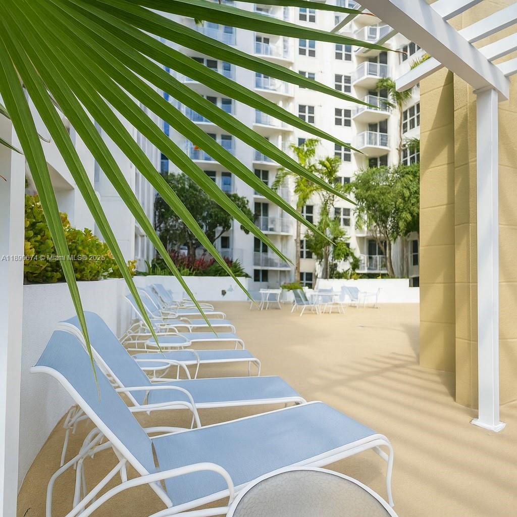 RADIUS CONDO - Residential