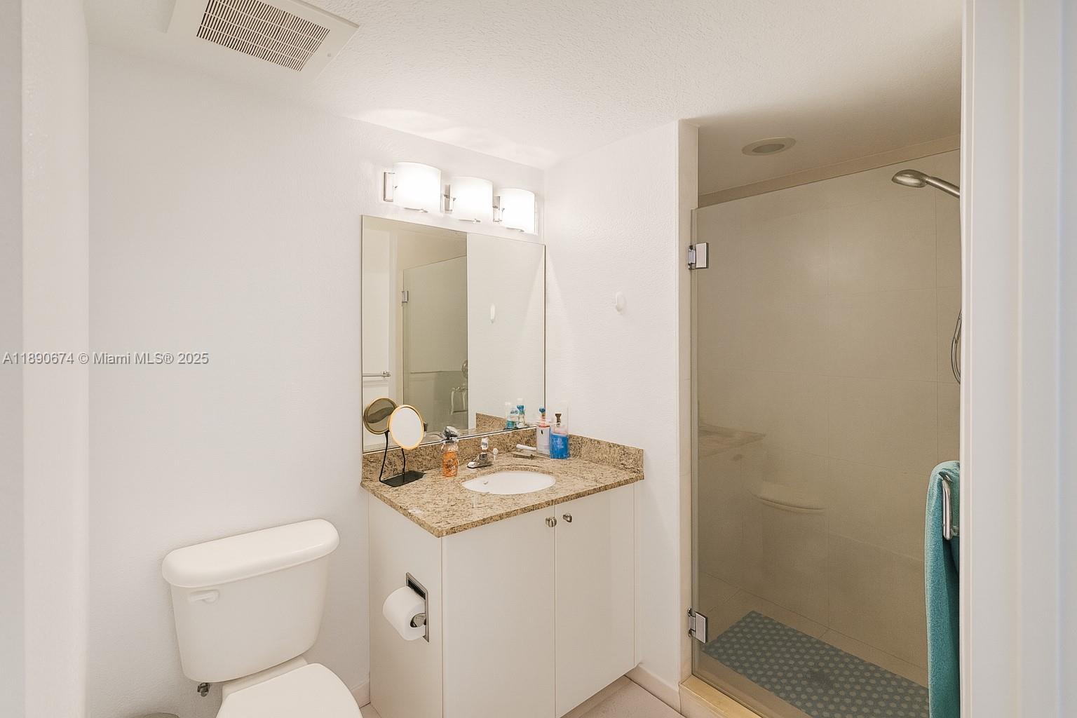 RADIUS CONDO - Residential