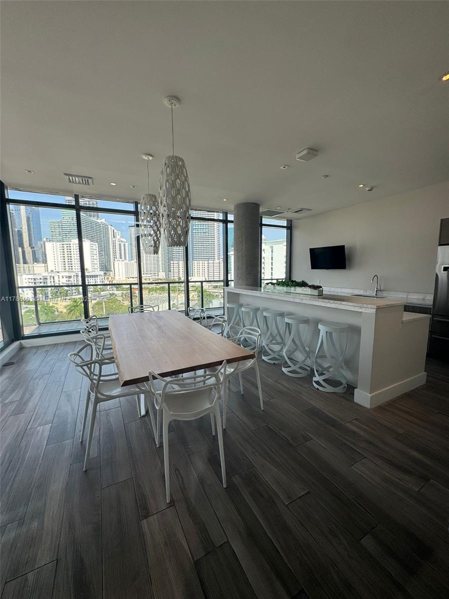 CASSA BRICKELL CONDO - Residential
