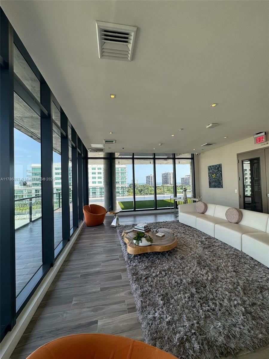 CASSA BRICKELL CONDO - Residential