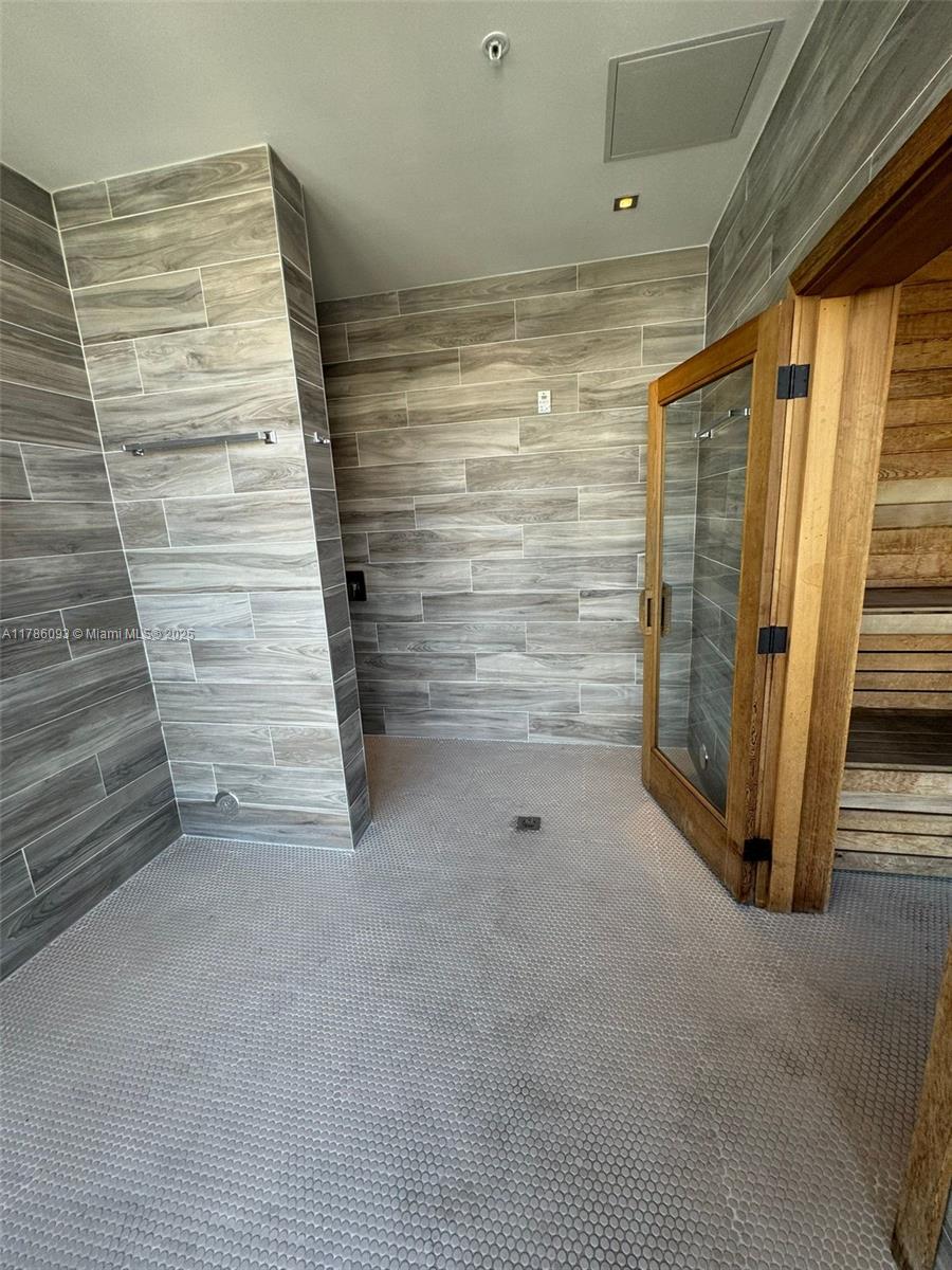 CASSA BRICKELL CONDO - Residential