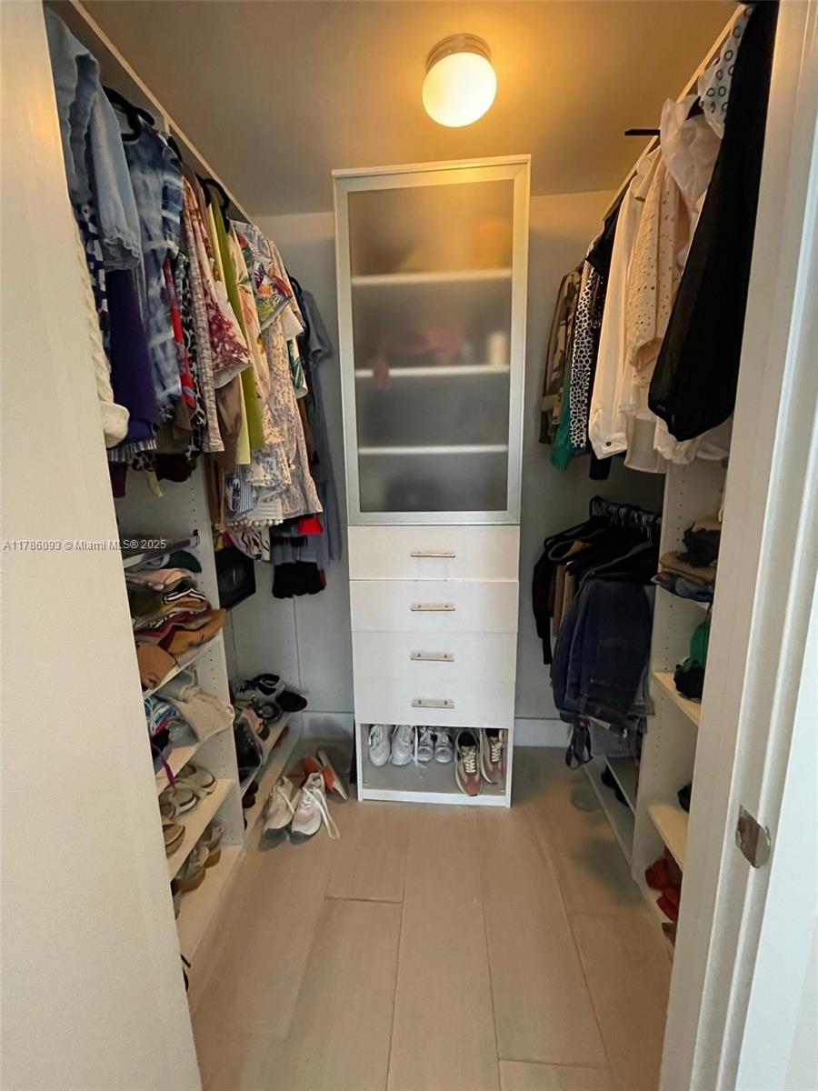 CASSA BRICKELL CONDO - Residential