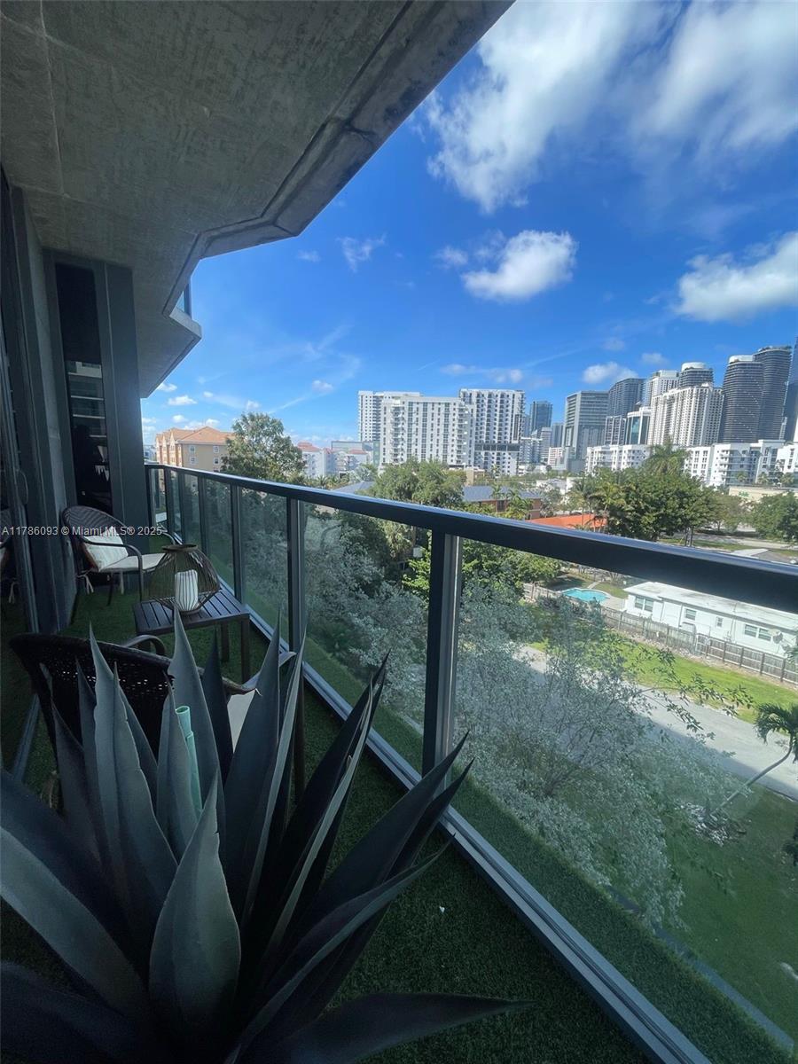 CASSA BRICKELL CONDO - Residential