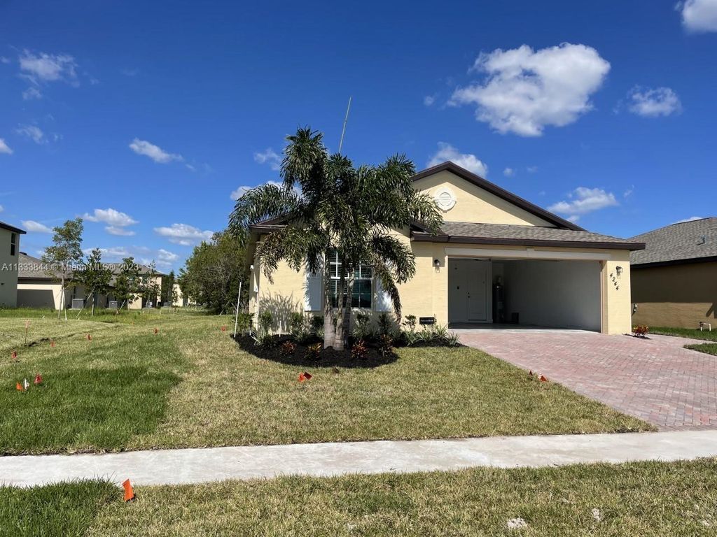 Photo of 4244 Thurso Way #4244, Fort Pierce, FL 34947 (MLS # A11333844)