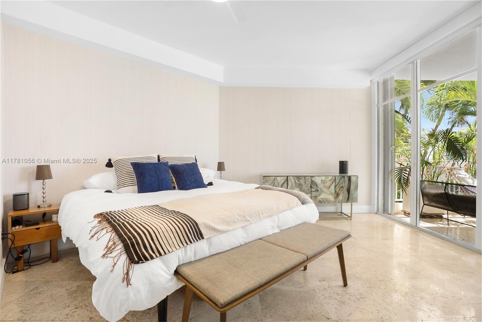 THE VISTAS CONDO - Residential