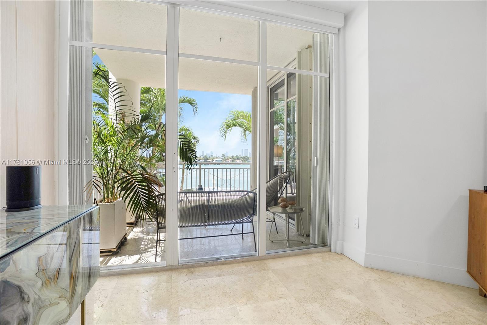 THE VISTAS CONDO - Residential