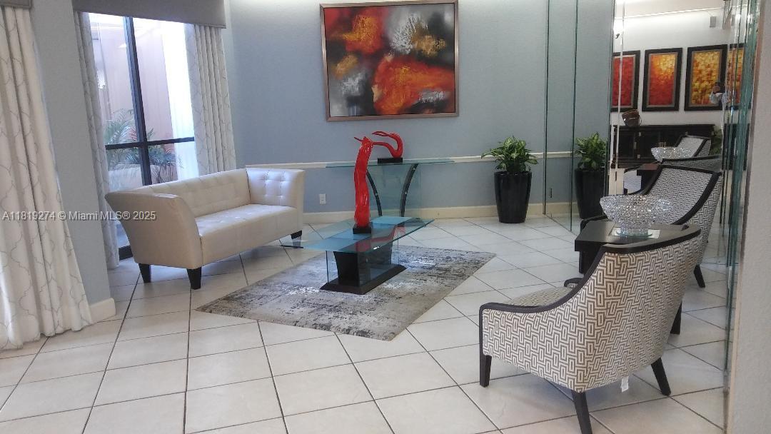 1000 Saint Charles Pl L2