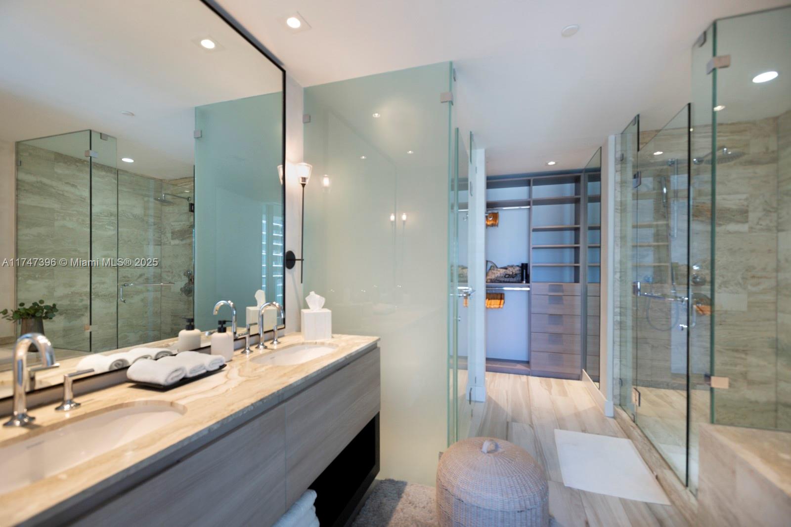 BISCAYNE BEACH CONDO - Residential