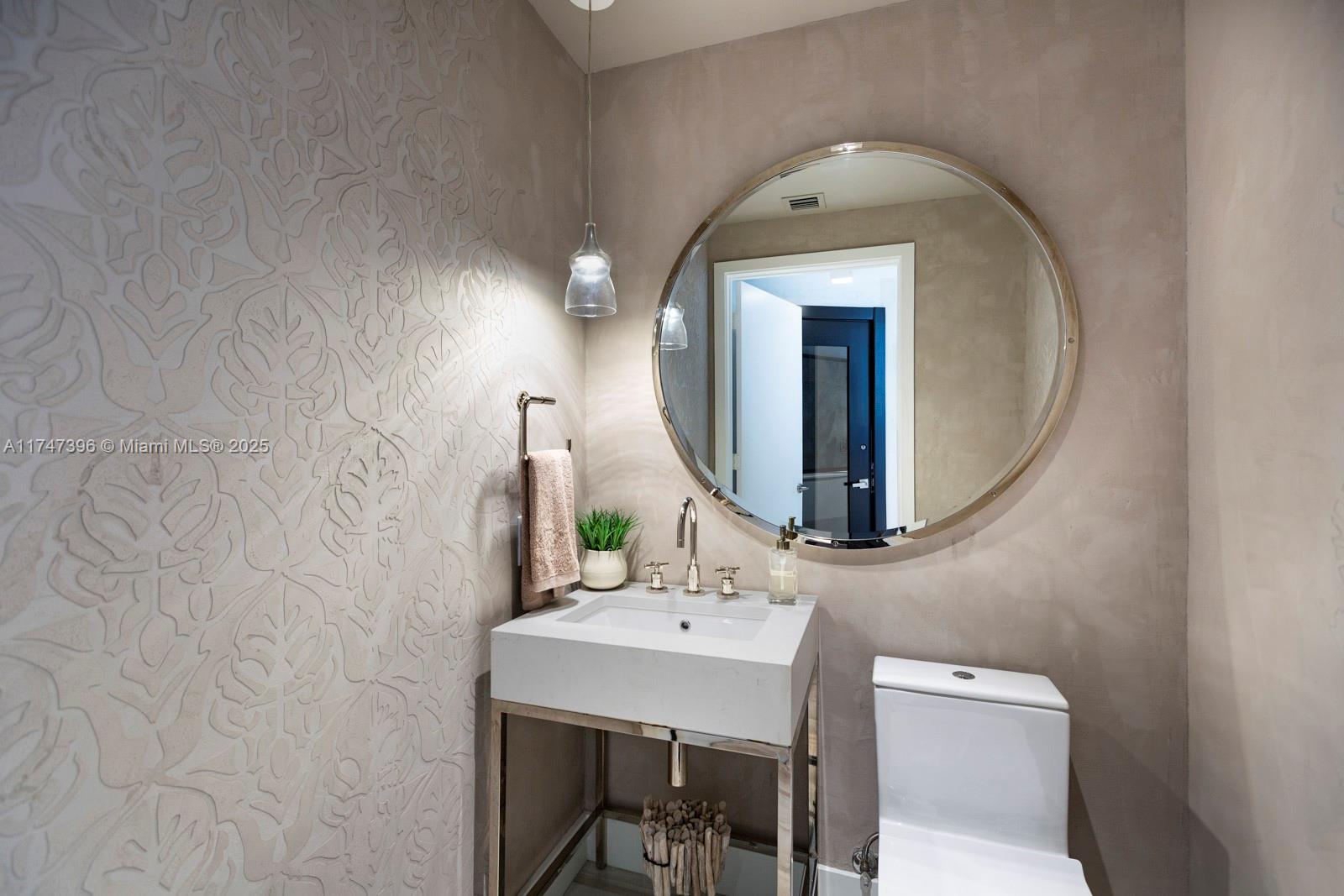 BISCAYNE BEACH CONDO - Residential