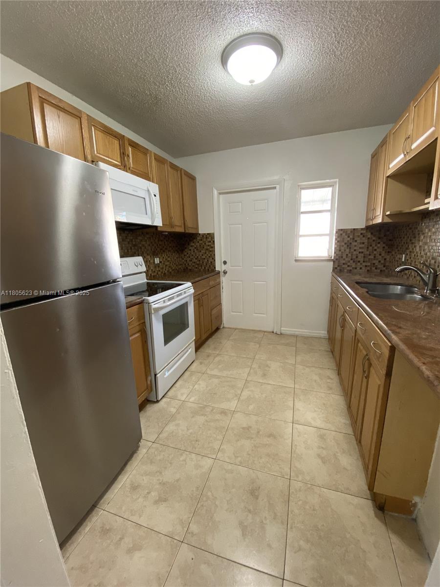 HOLLYWOOD BEACH GARDENS - Residential Income