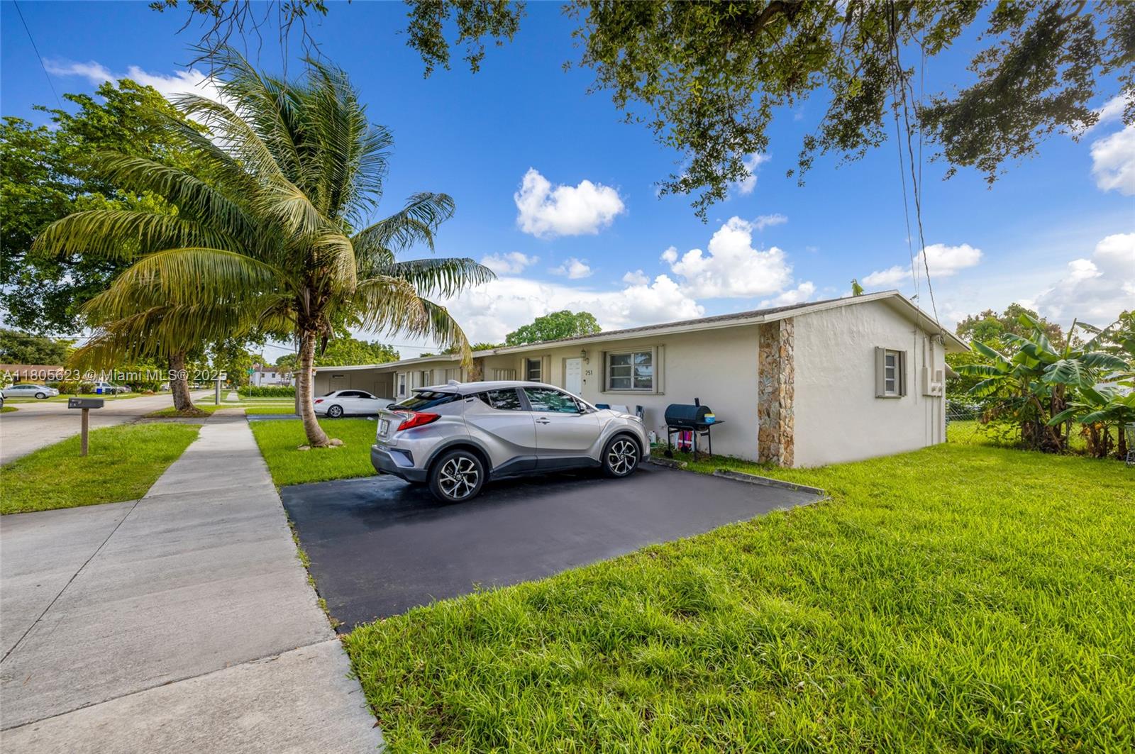 HOLLYWOOD BEACH GARDENS - Residential Income