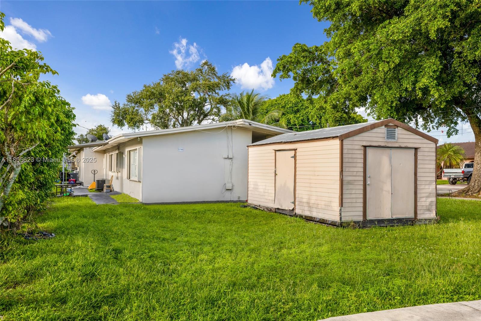HOLLYWOOD BEACH GARDENS - Residential Income