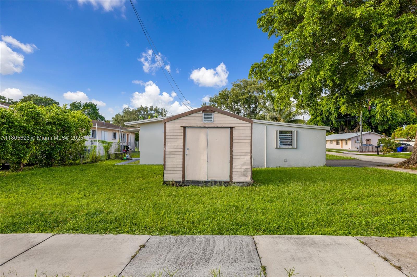 HOLLYWOOD BEACH GARDENS - Residential Income