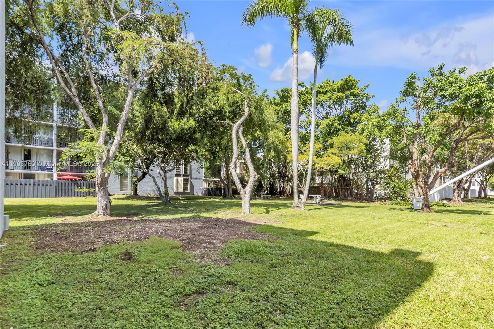 THE GREENS CONDO - Residential Lease