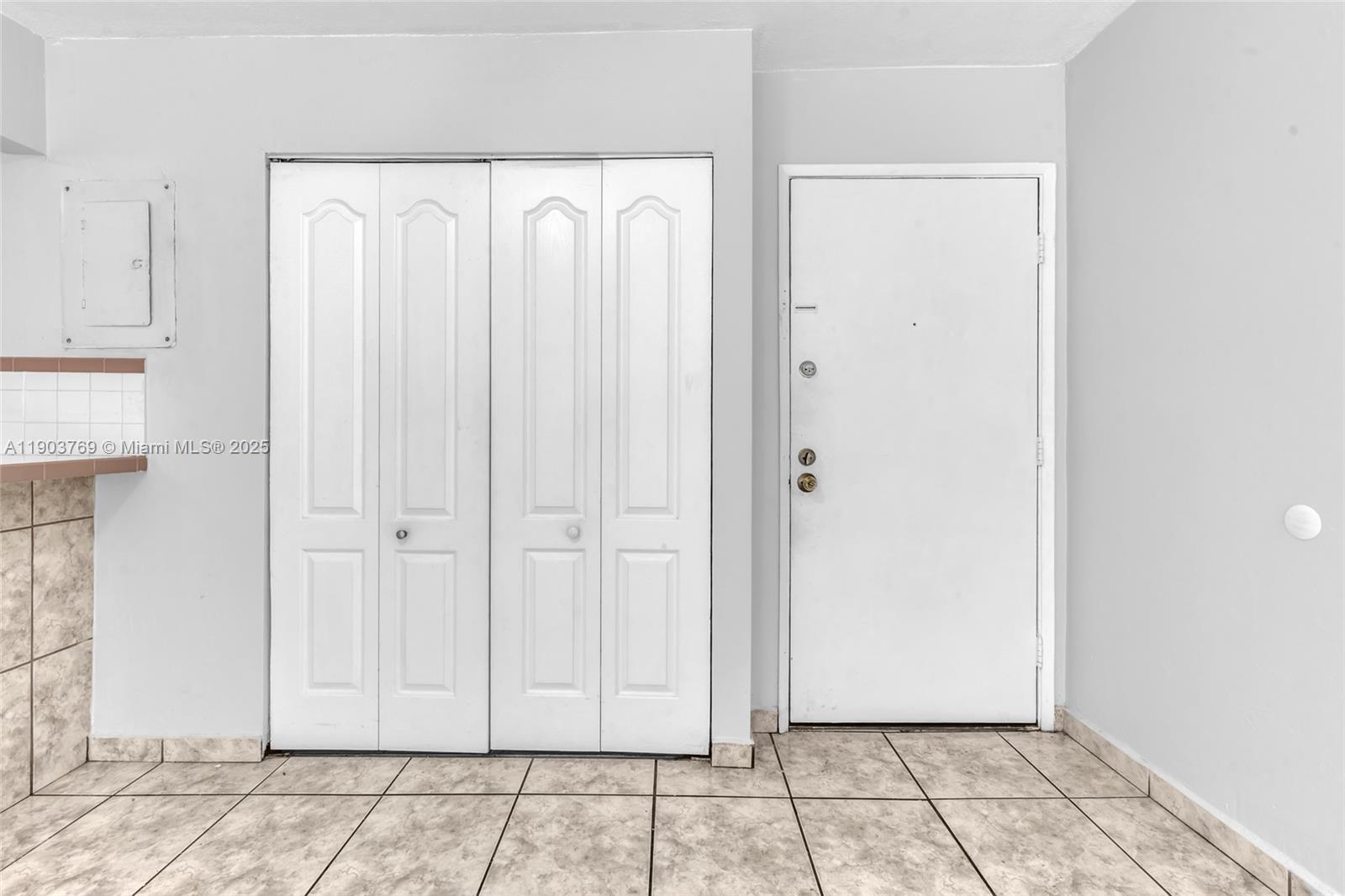 THE GREENS CONDO - Residential Lease