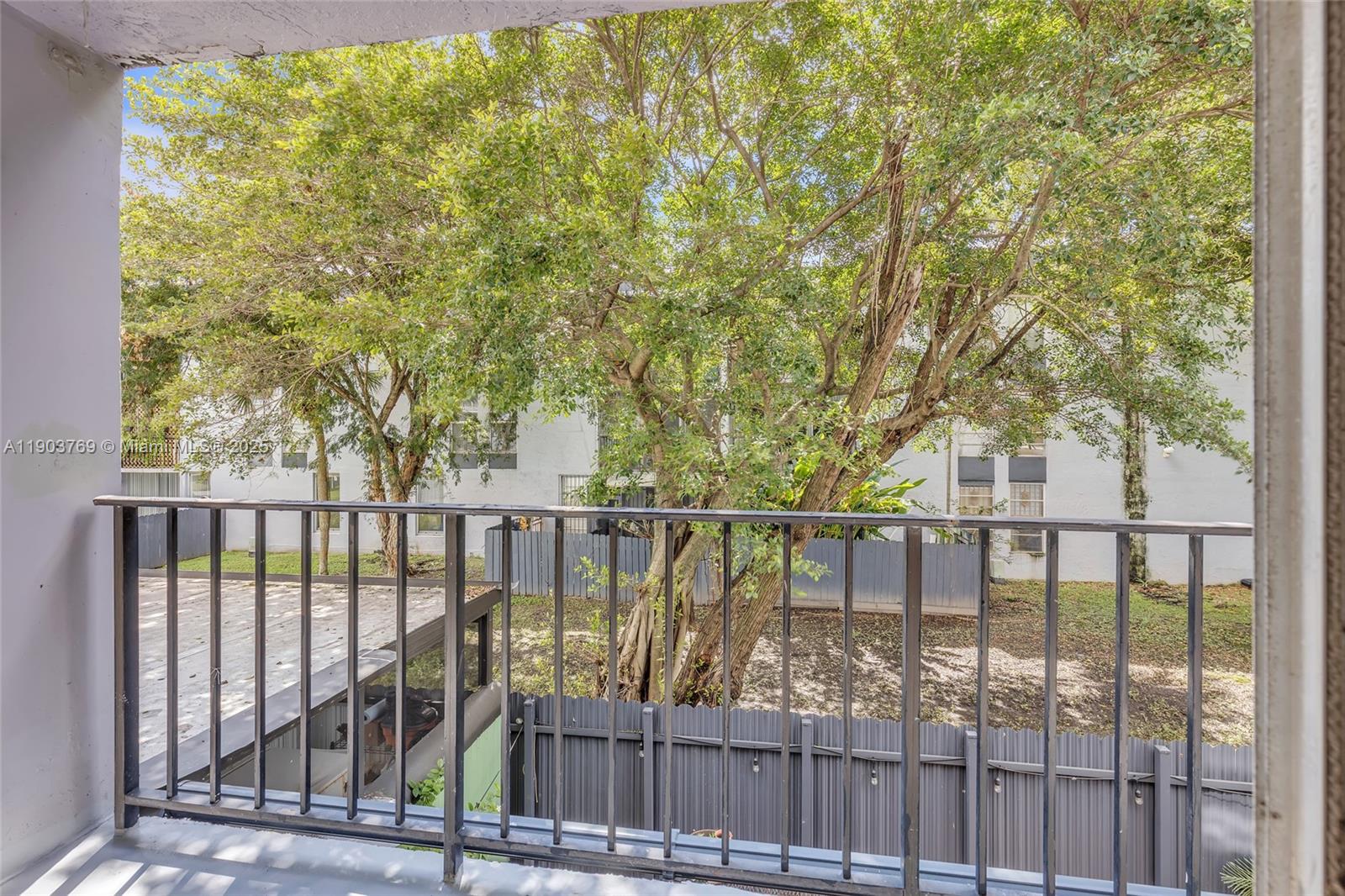 THE GREENS CONDO - Residential Lease