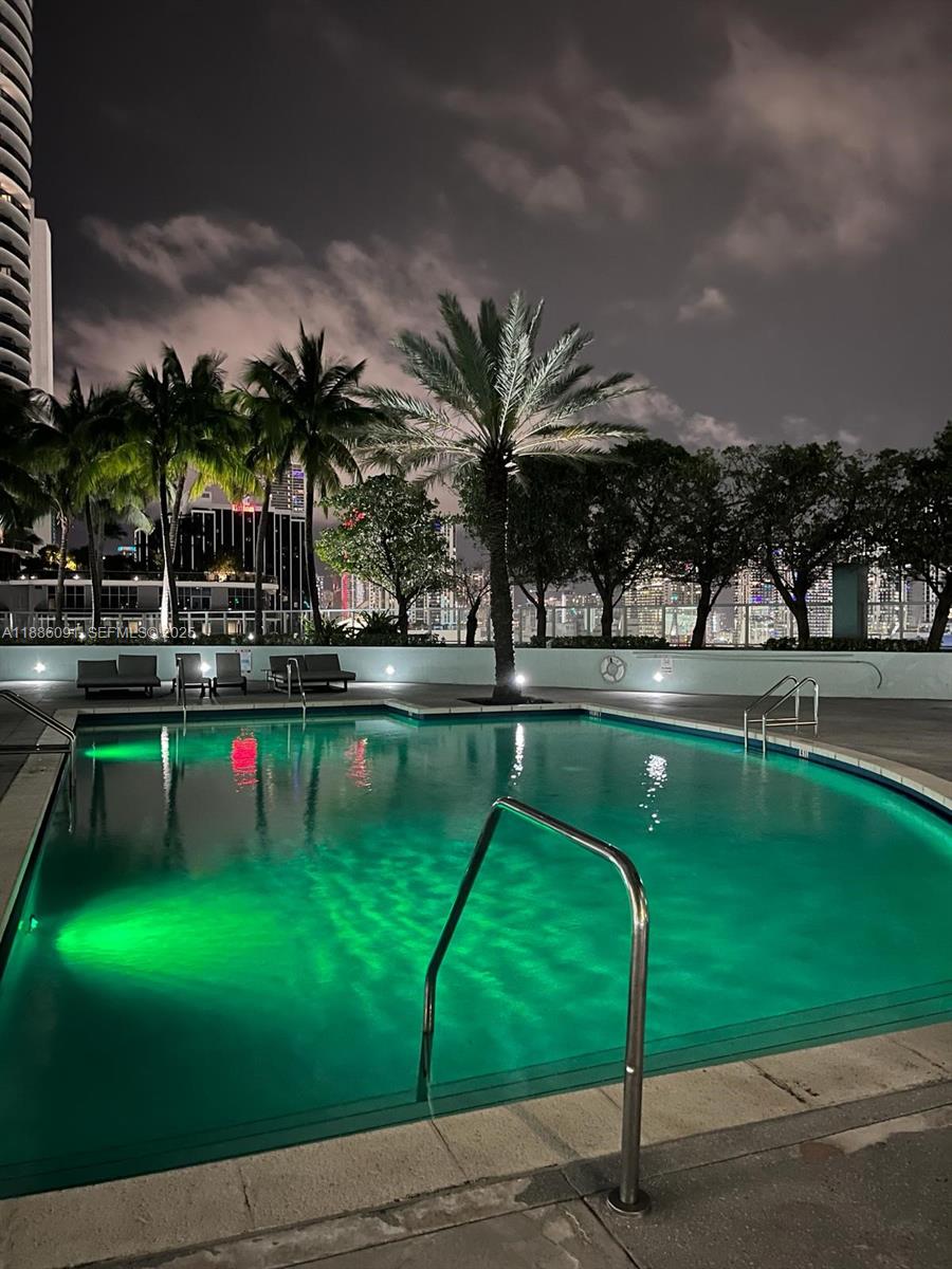 QUANTUM ON THE BAY CONDO - Residential