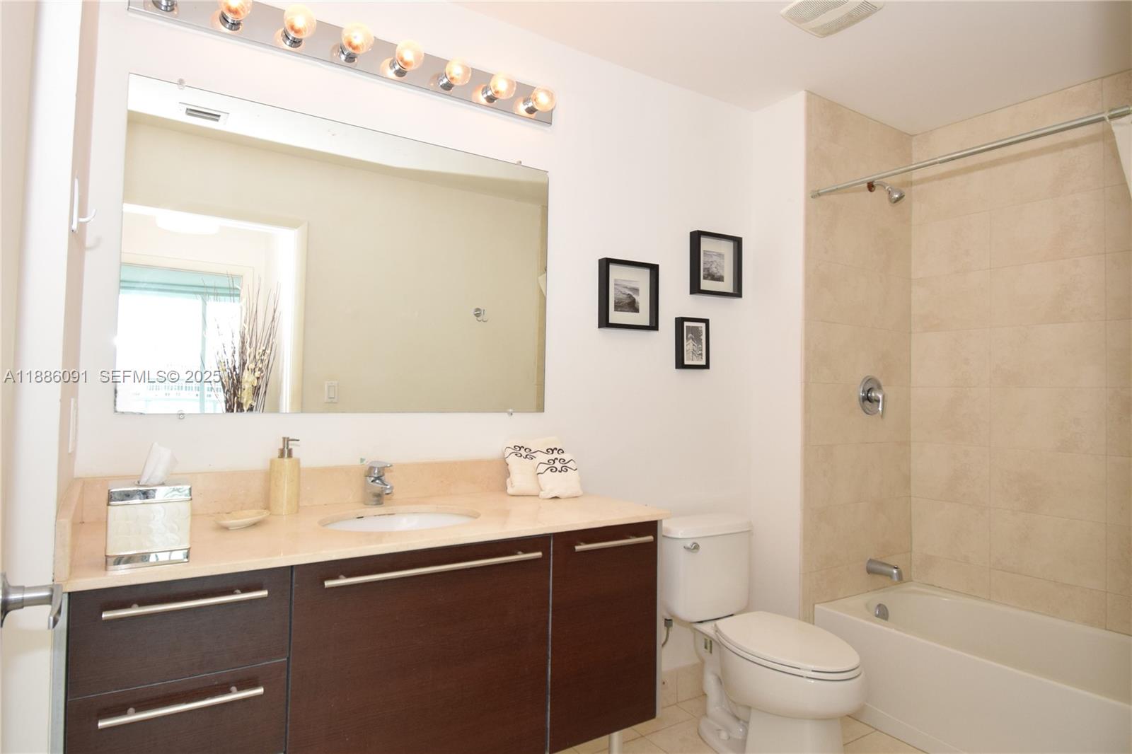 QUANTUM ON THE BAY CONDO - Residential