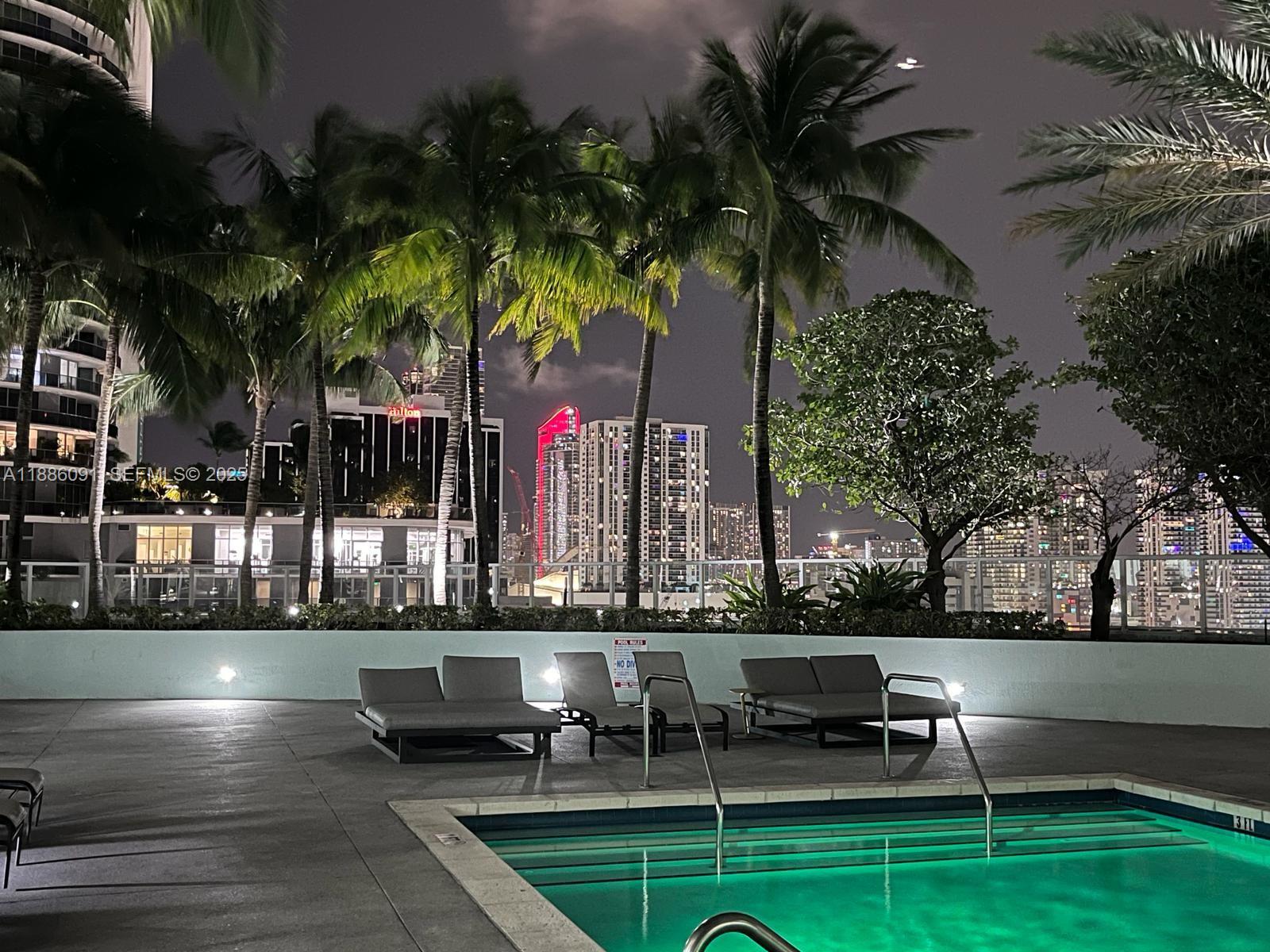 QUANTUM ON THE BAY CONDO - Residential