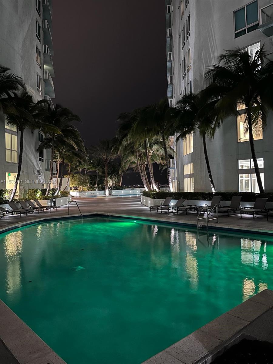 QUANTUM ON THE BAY CONDO - Residential