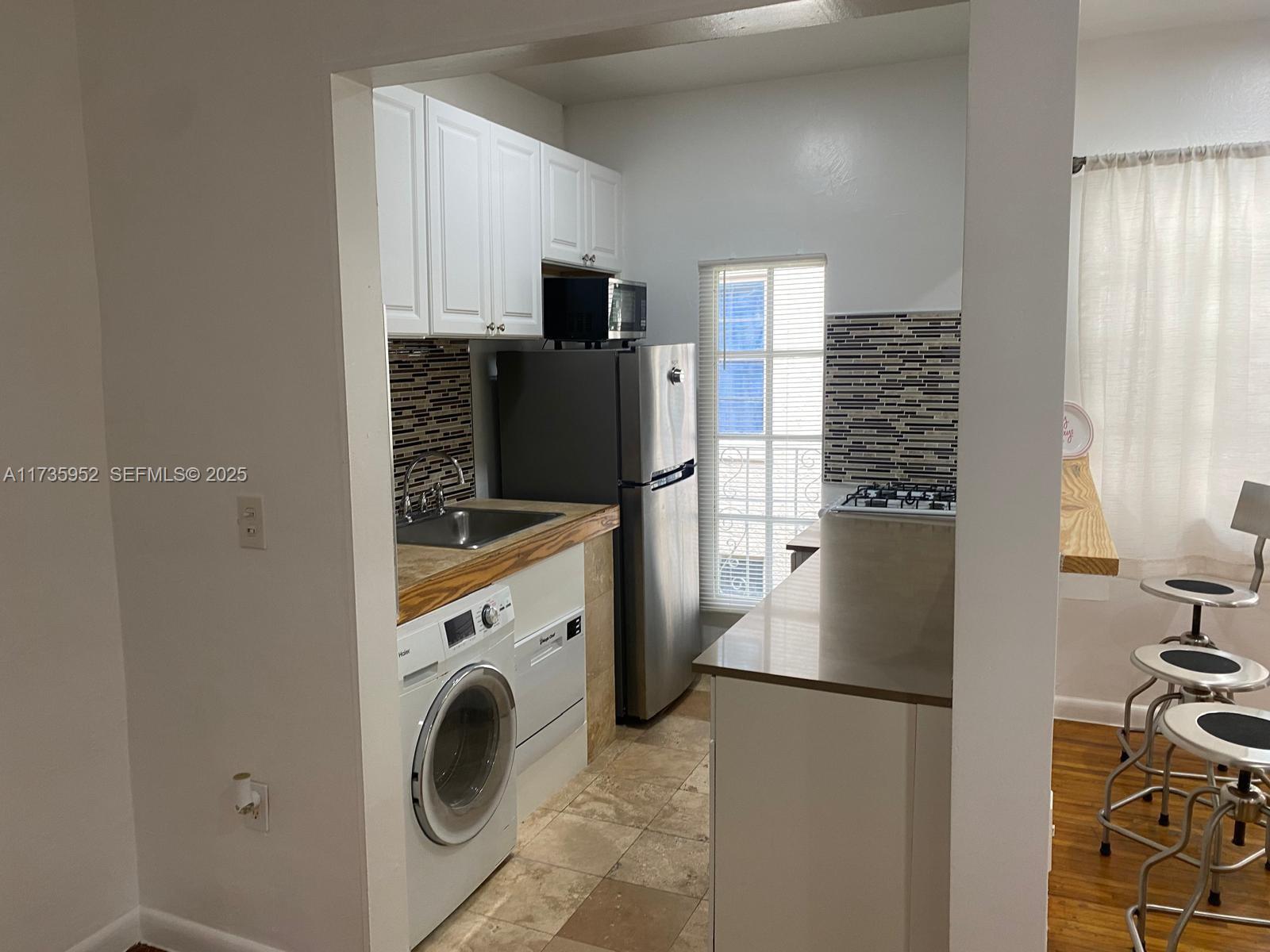 LINCOLN PLACE CONDO - Residential