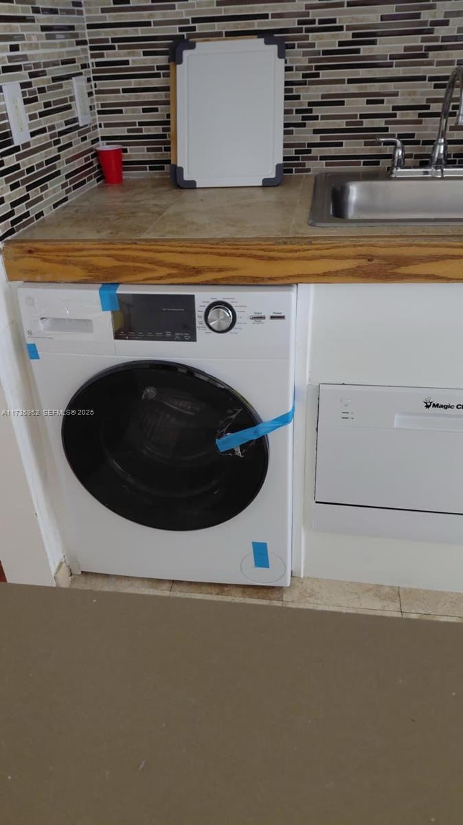 LINCOLN PLACE CONDO - Residential