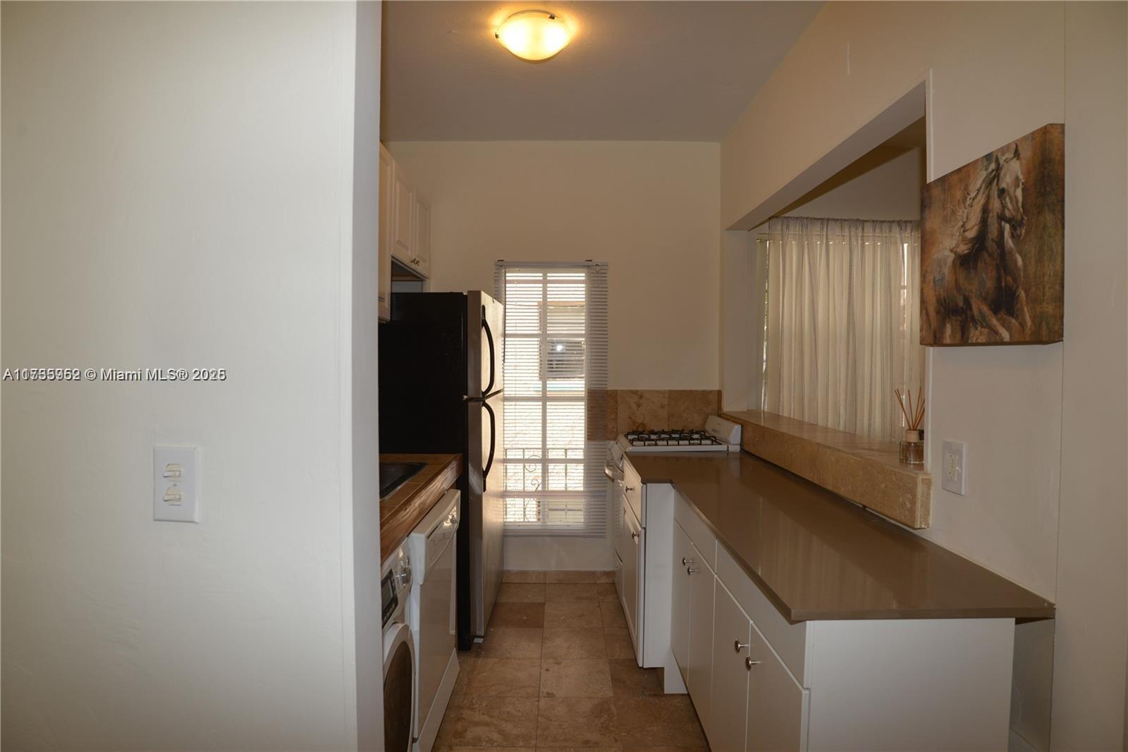 LINCOLN PLACE CONDO - Residential