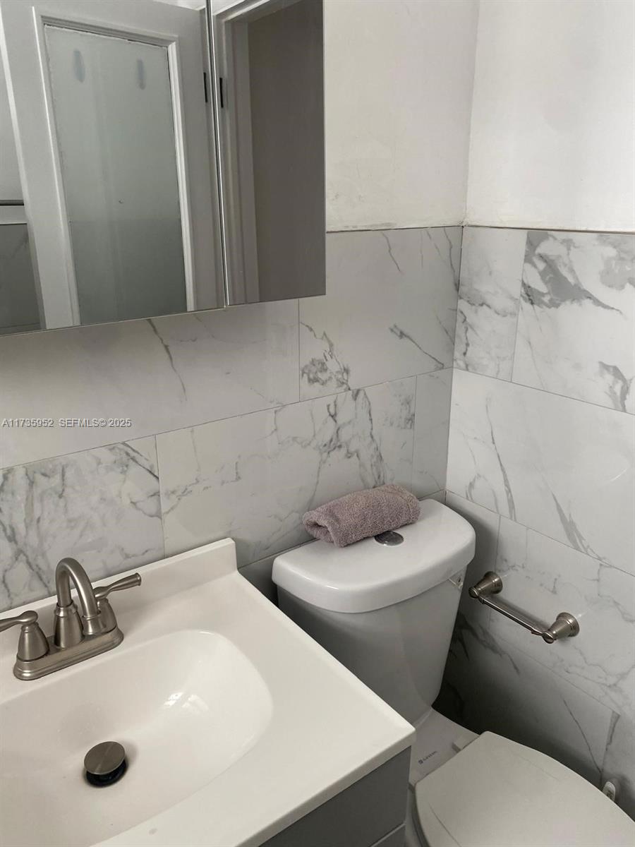 LINCOLN PLACE CONDO - Residential