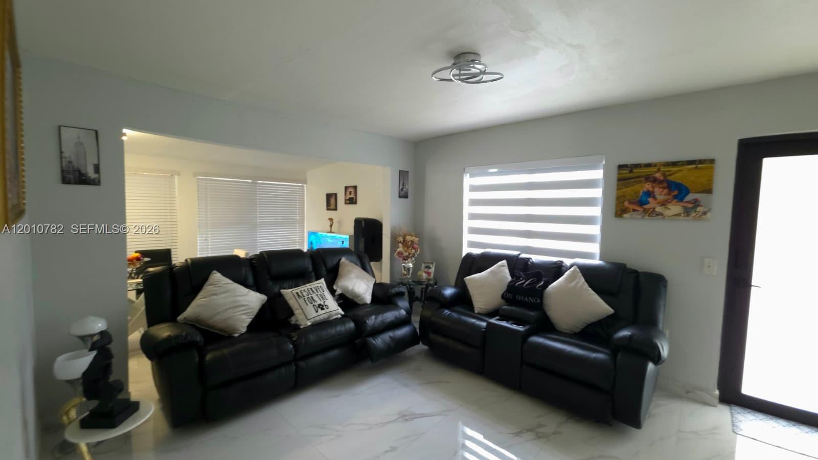 GOLDEN GLADES PARK - Residential