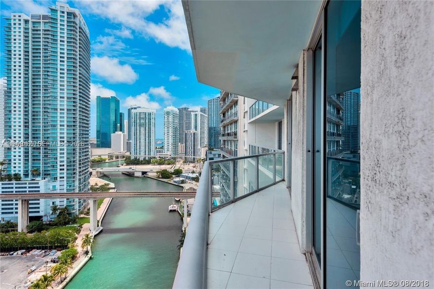Just listed for rent this beautiful riverfront 1 bedroom plus den, 1.5 bathroom residence offers breathtaking views of the stunning Miami River and the city skyline.The spectacular scenery creates a serene and inviting atmosphere, perfect for enjoying the beauty of Miami right from the comfort of your own home.
Ideally located within walking distance to Brickell City Centre, fine dining, restaurants, the Metromover, Metrorail, and all the vibrant Brickell nightlife, this residence combines convenience with lifestyle.
The unit is vacant and easy to show.