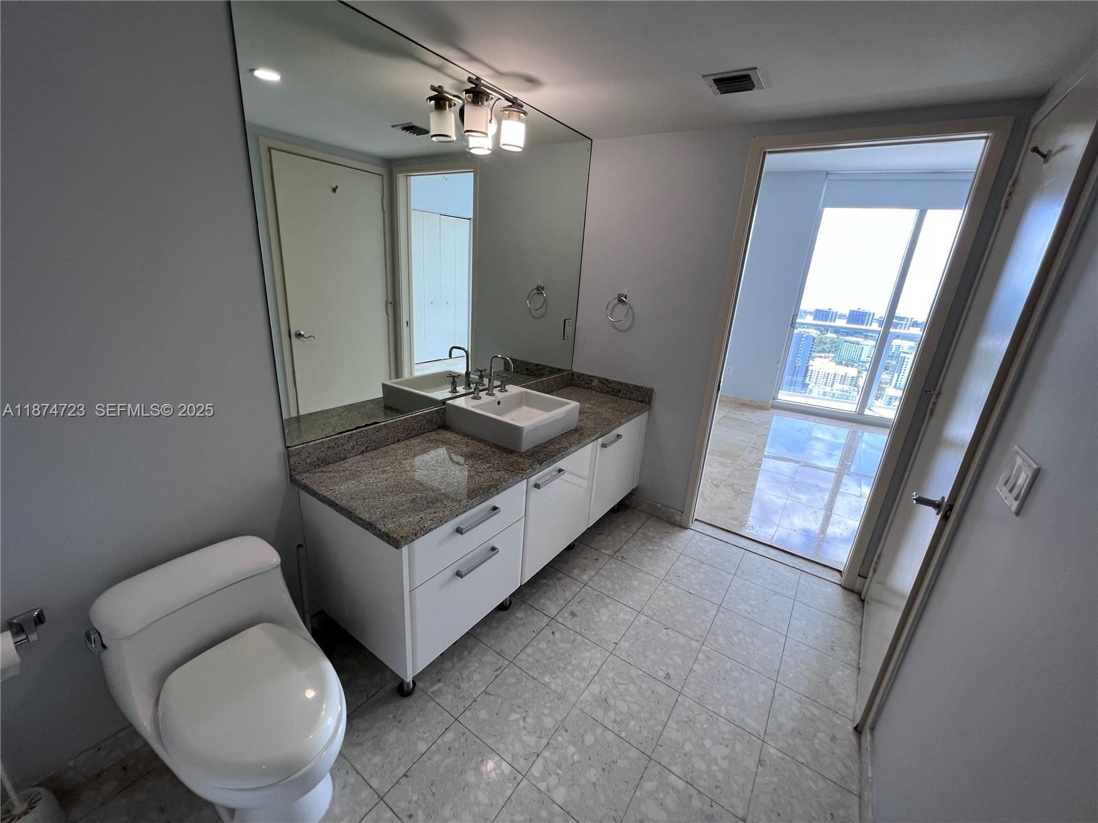 LATITUDE ON THE RIVER CON - Residential