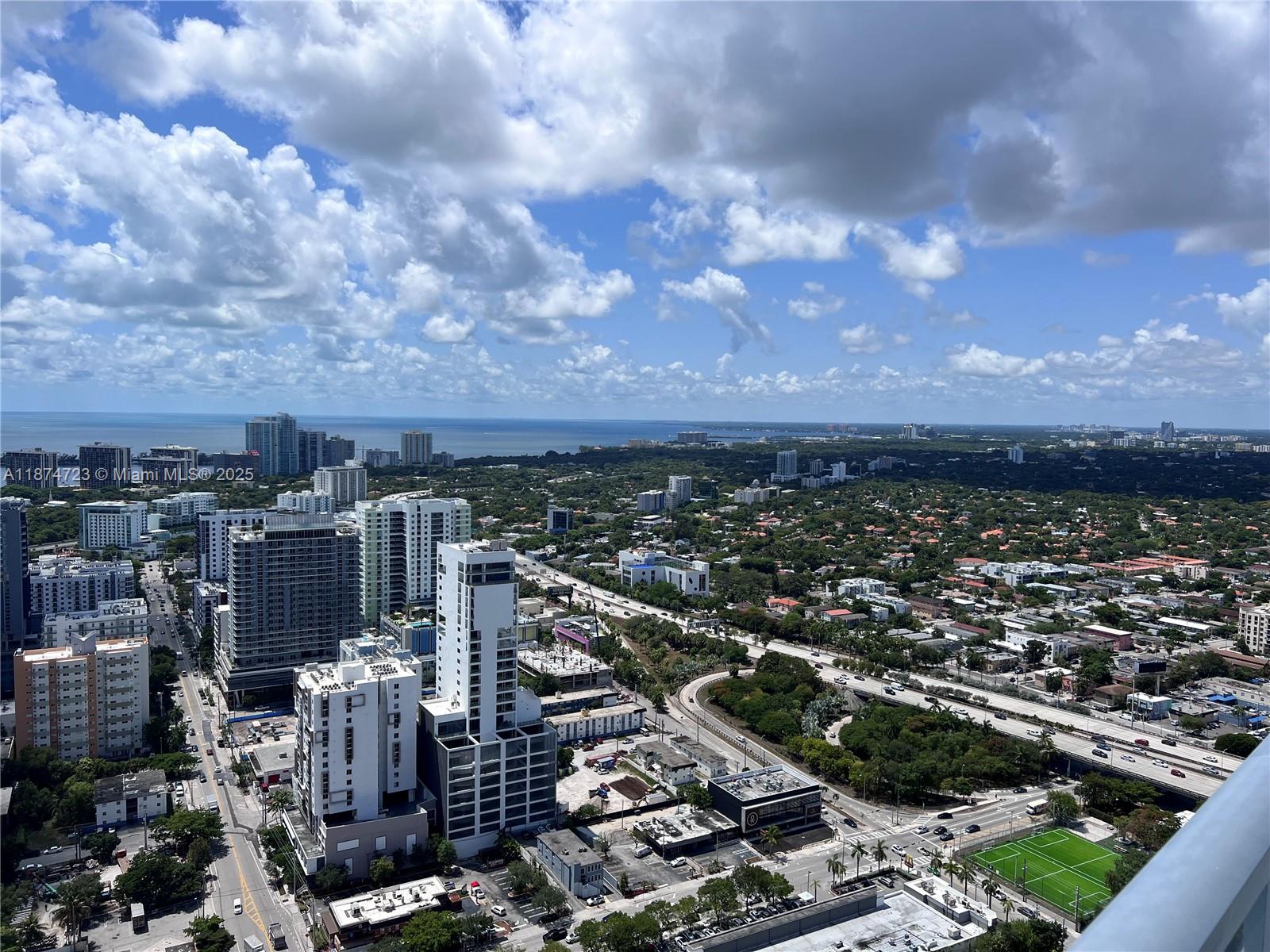 LATITUDE ON THE RIVER CON - Residential