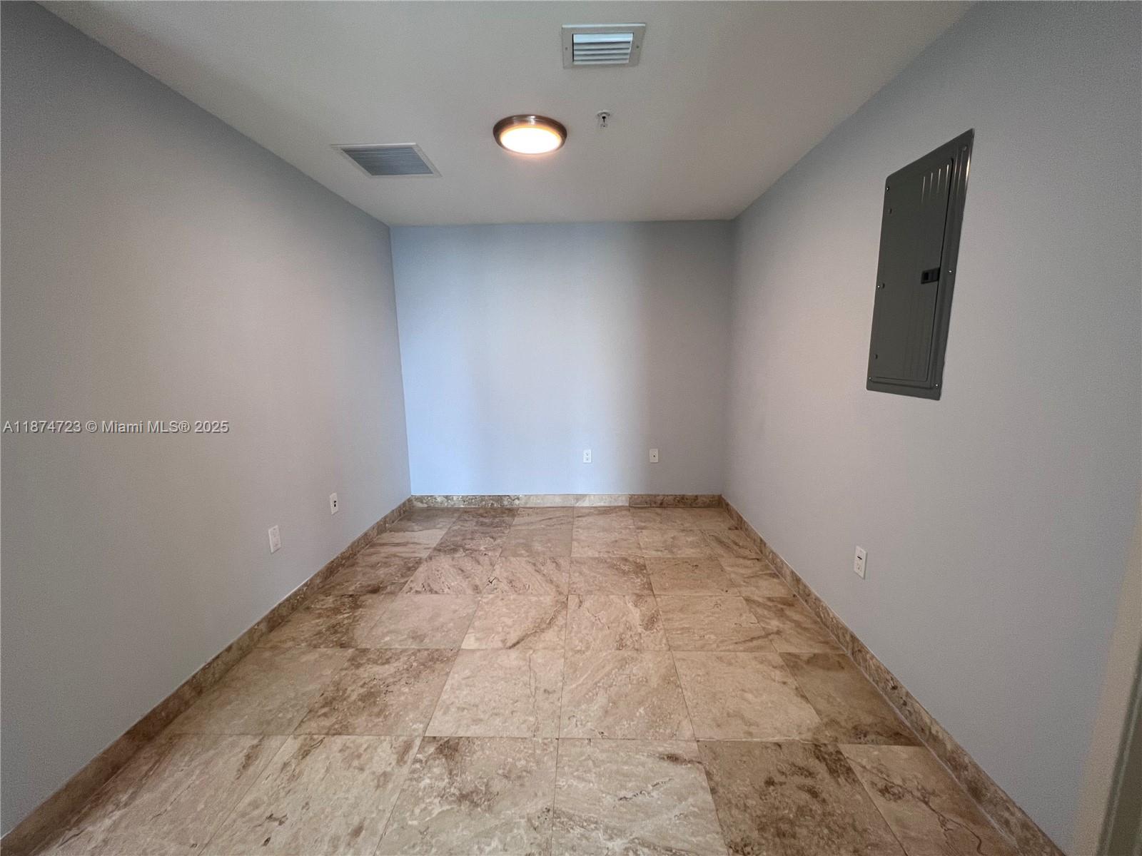 LATITUDE ON THE RIVER CON - Residential