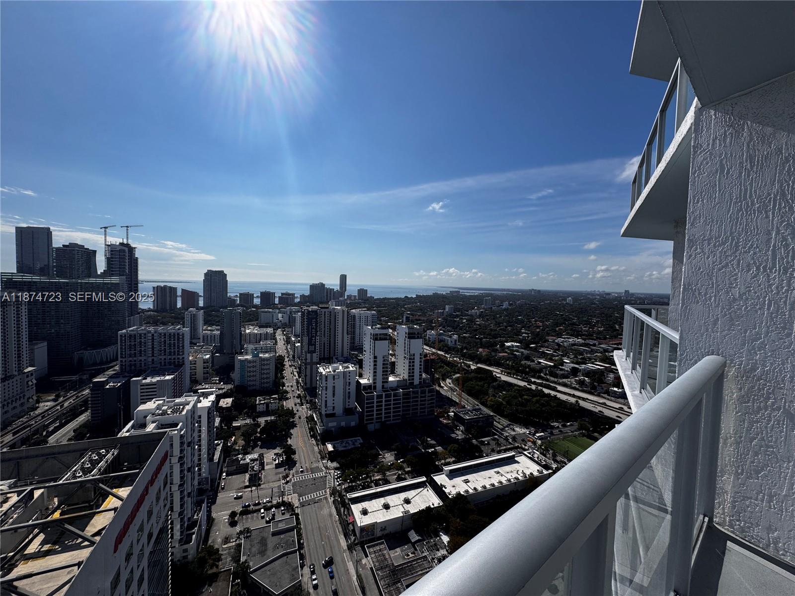 LATITUDE ON THE RIVER CON - Residential