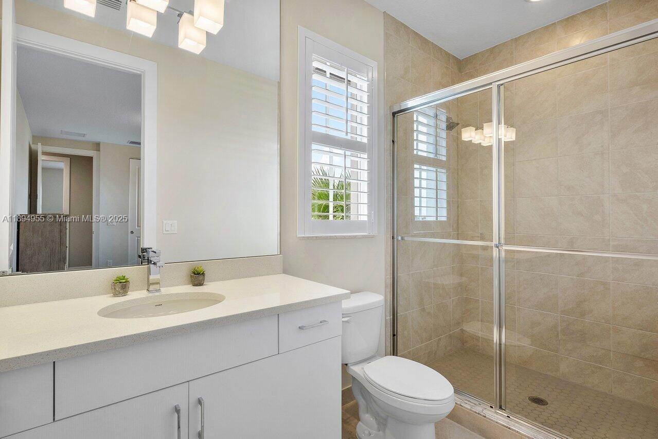 ARDEN PUD POD E NORTH - Residential Lease