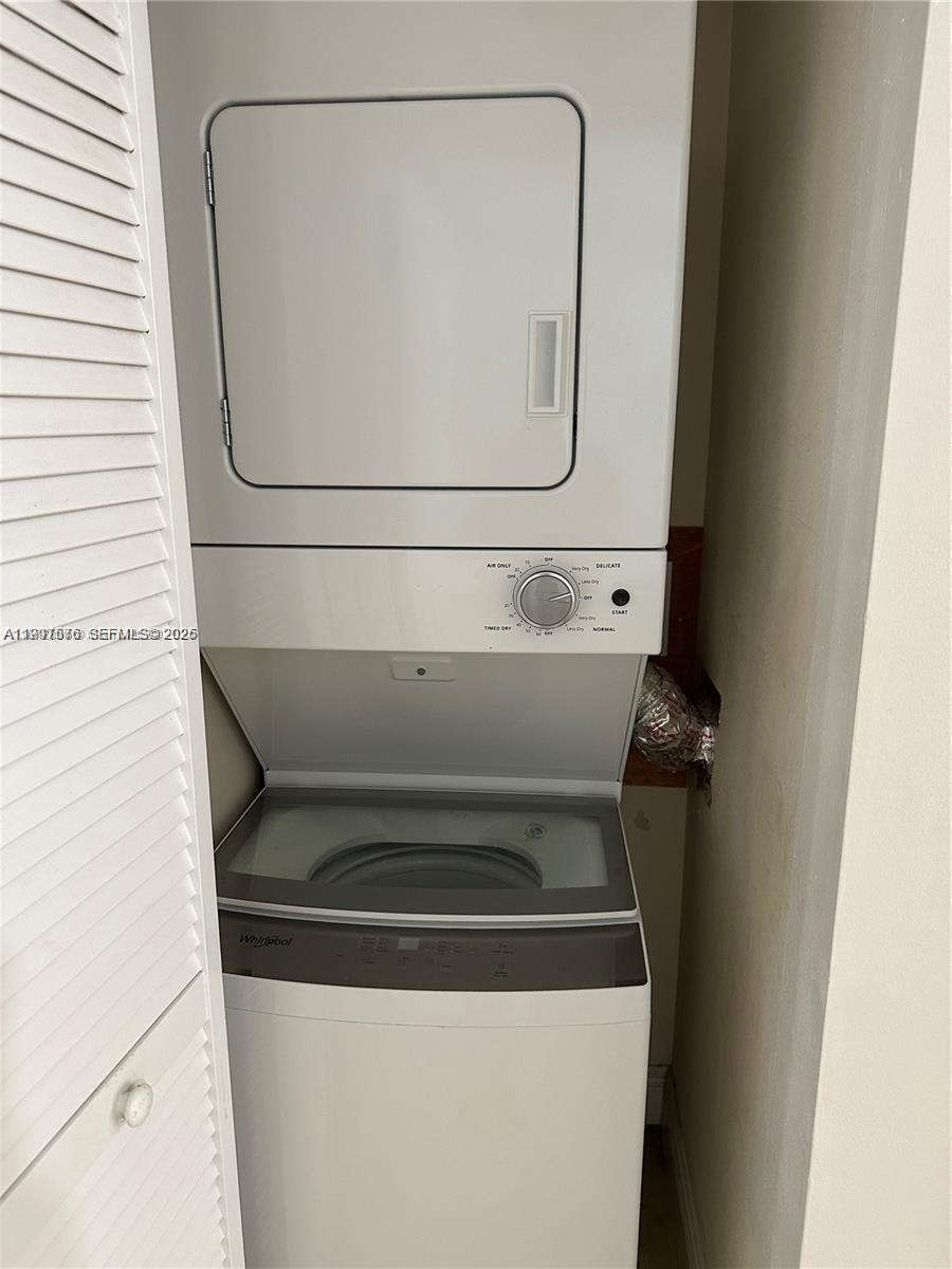 CARRINGTON AT COCONUT CRE - Residential Lease