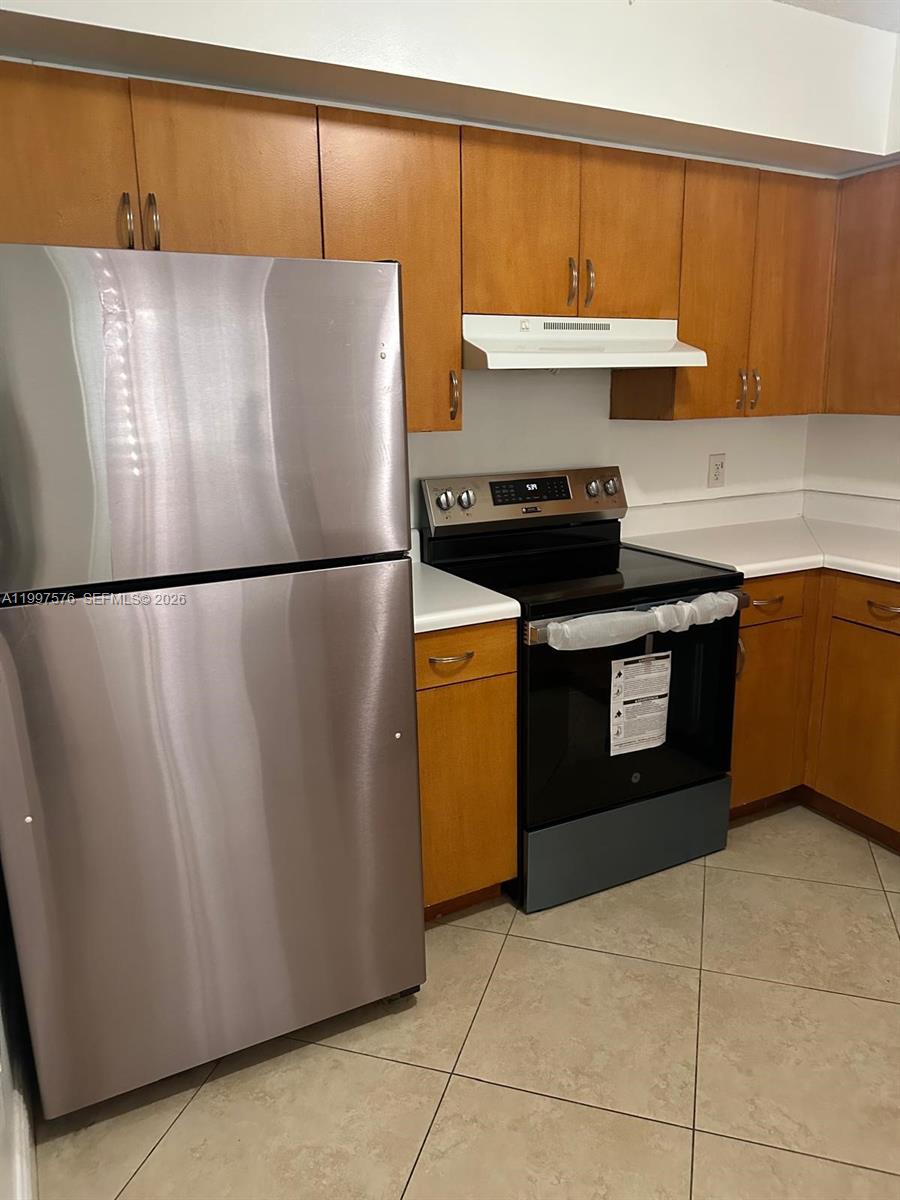 CARRINGTON AT COCONUT CRE - Residential Lease