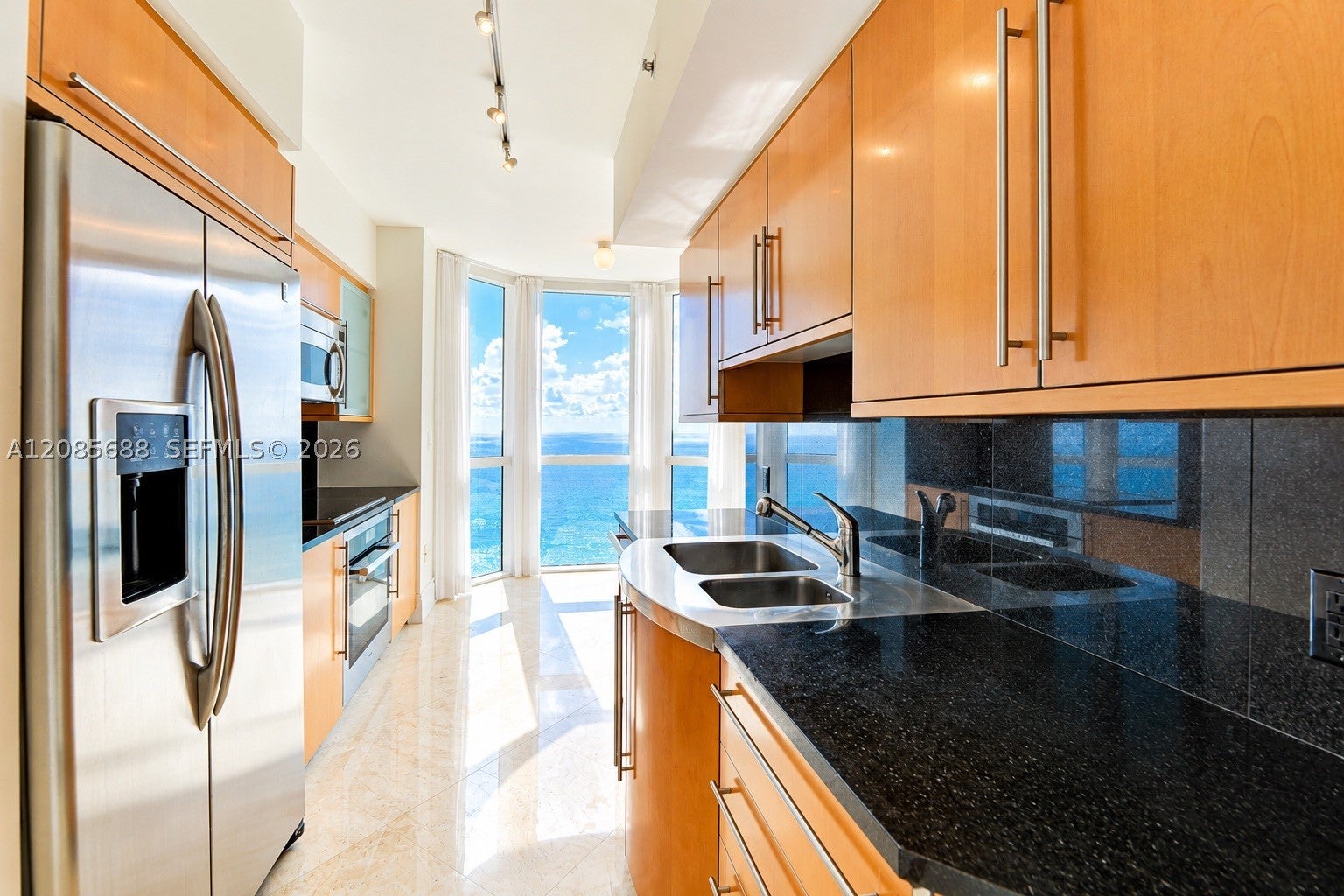 6365 Collins Ave 3403