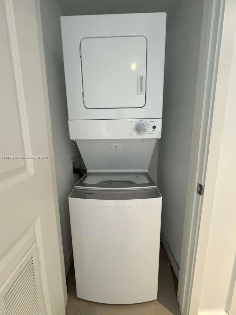 CANVAS CONDO - Residential Lease