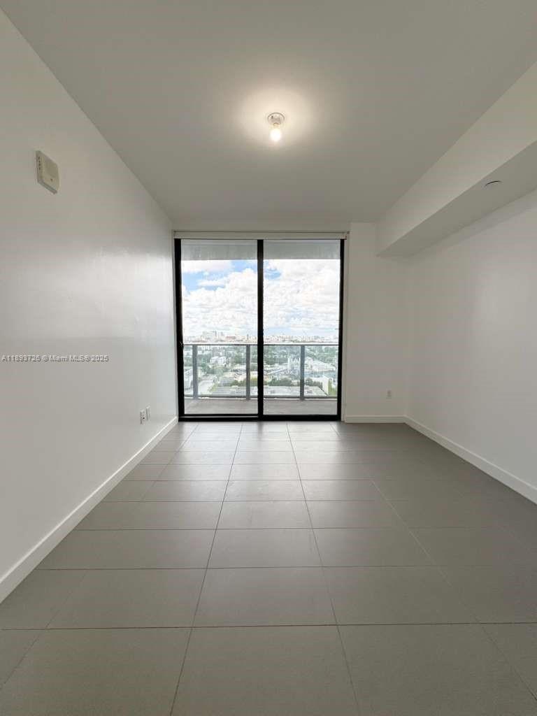 CANVAS CONDO - Residential Lease