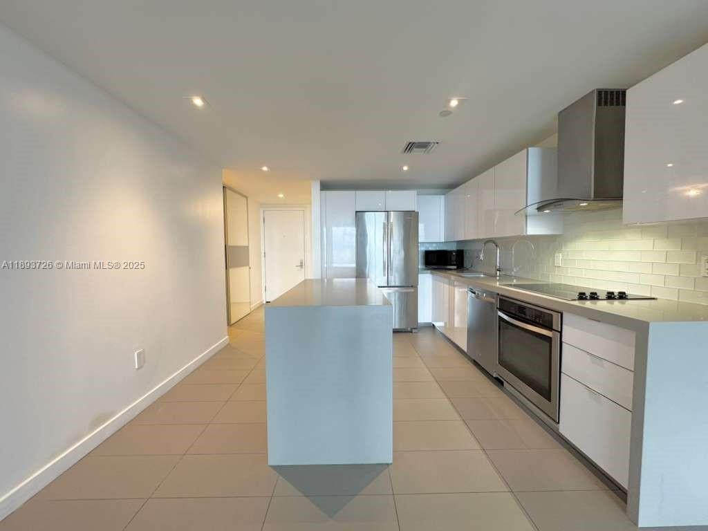 CANVAS CONDO - Residential Lease