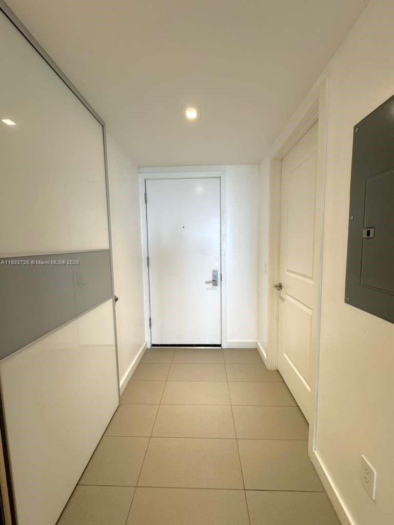CANVAS CONDO - Residential Lease