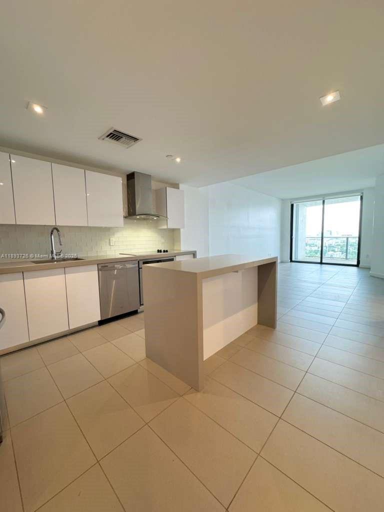CANVAS CONDO - Residential Lease