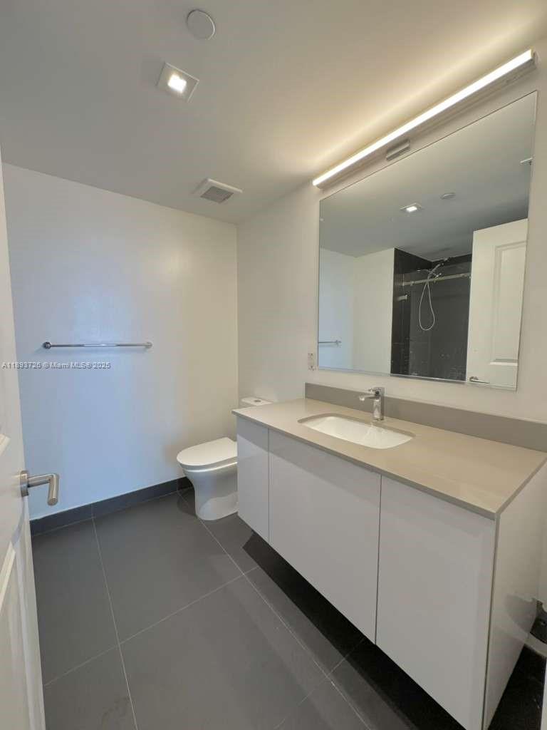 CANVAS CONDO - Residential Lease