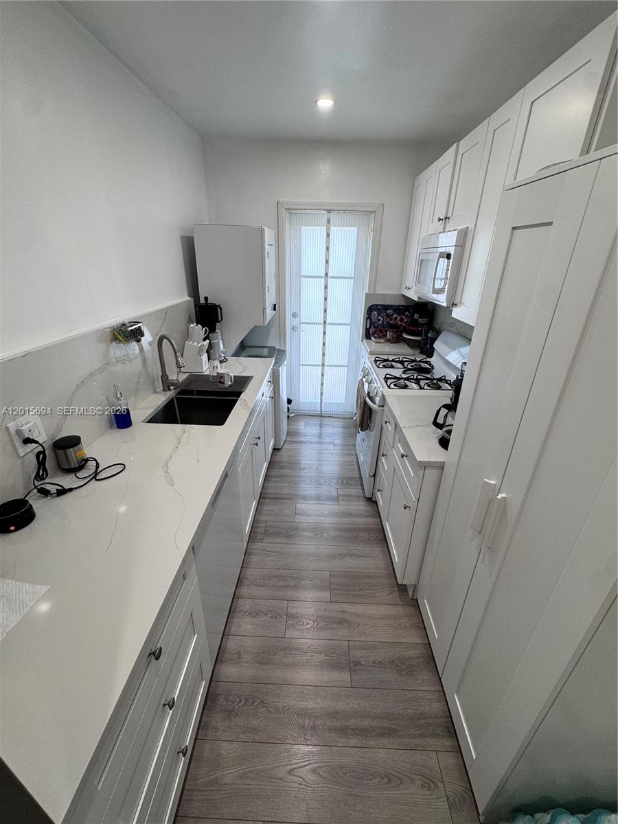 BAY VIEW CONDO - Residential Lease