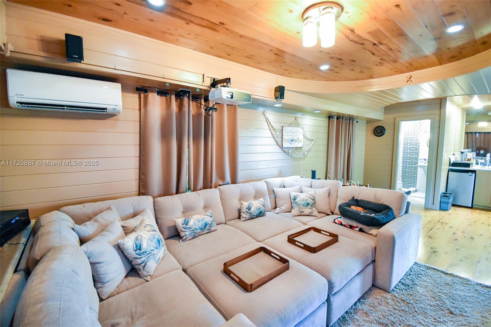 LAKE HARBOR 1ST ADD - Residential