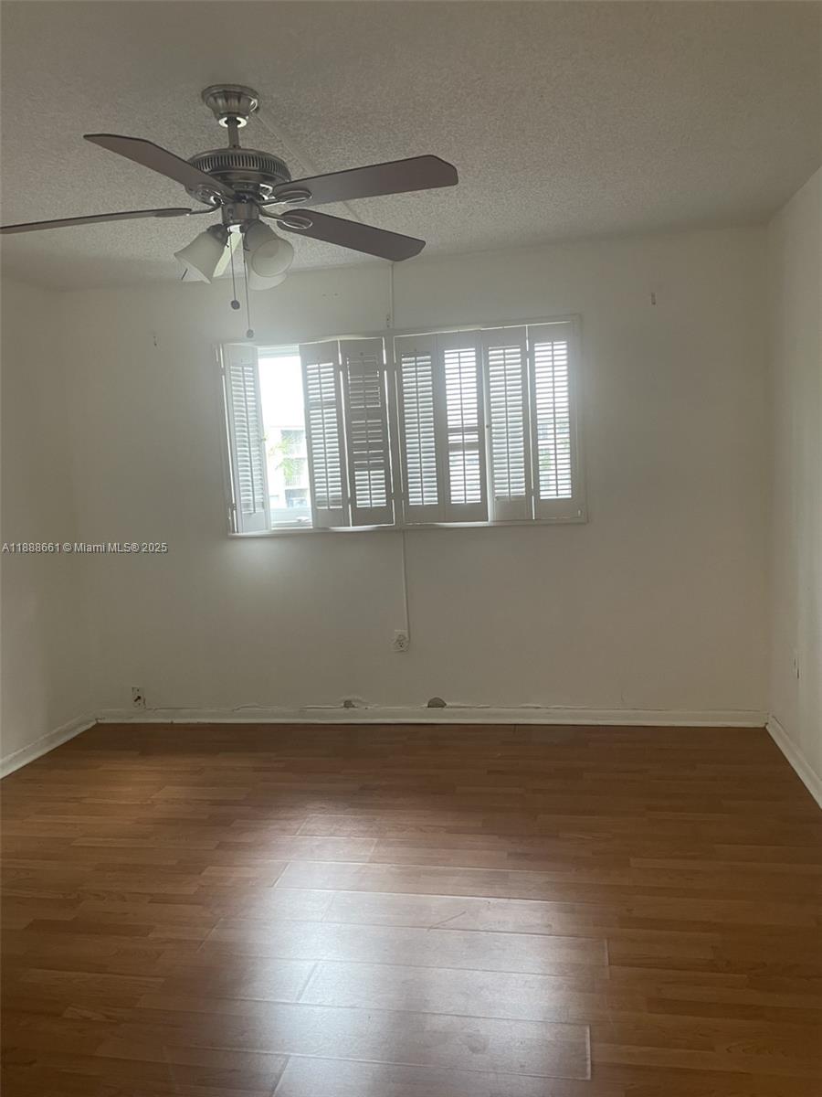 SUNRISE LAKES 40 CONDO - Residential Lease