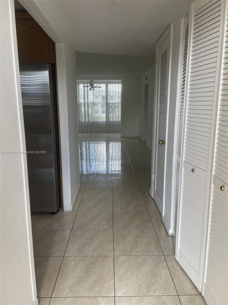 SUNRISE LAKES 40 CONDO - Residential Lease