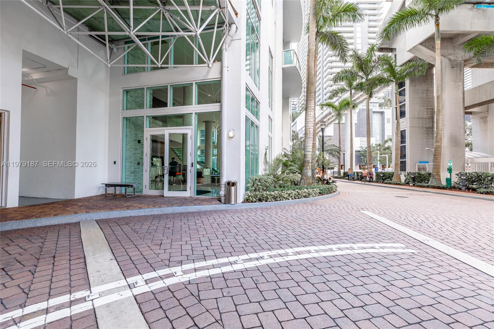 BRICKELL ON THE RIVER S T - Residential Lease