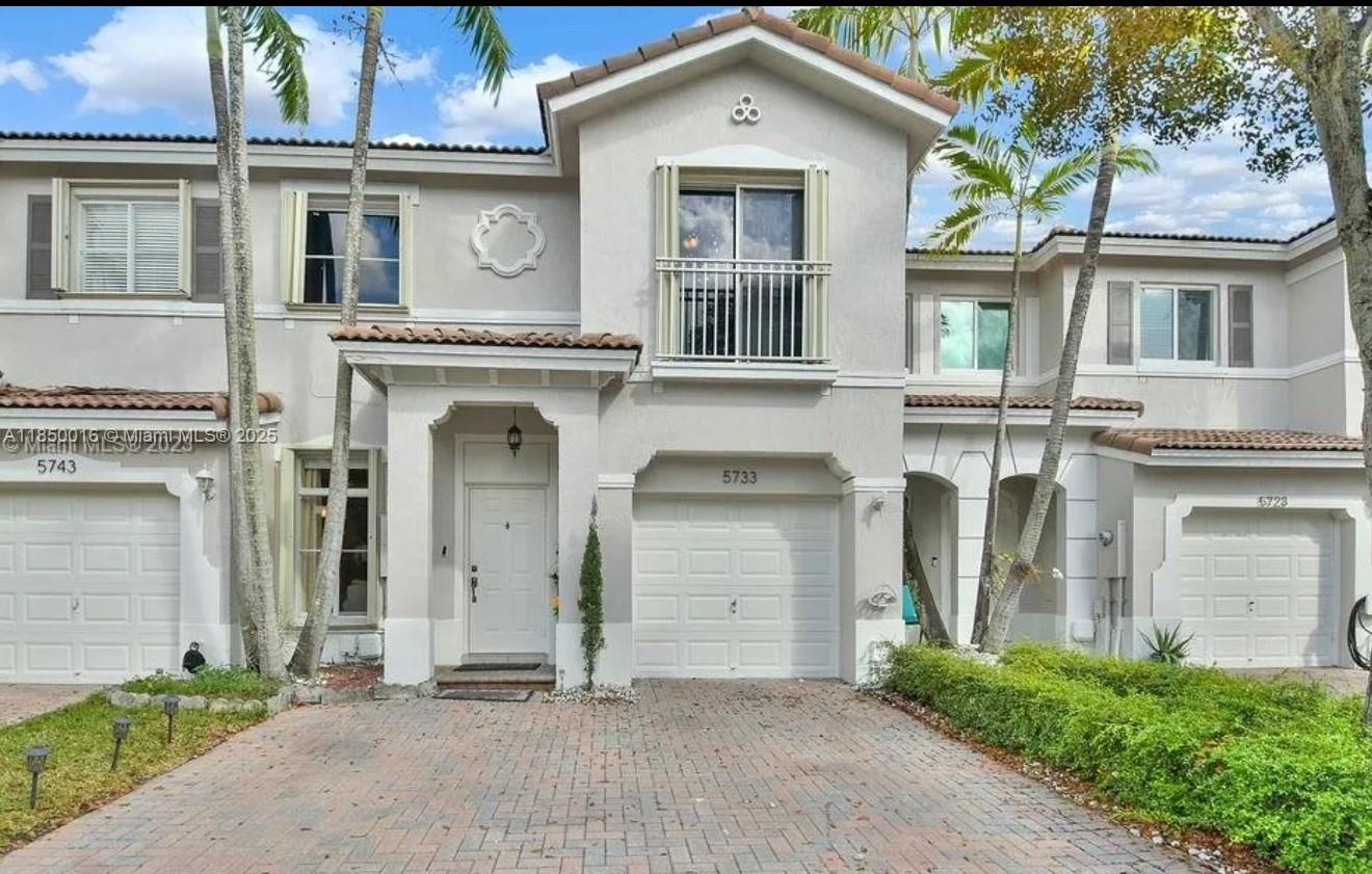 5733 NW 112th Pl, Doral, FL, 33178/$650,000 1 5733 NW 112th Pl
